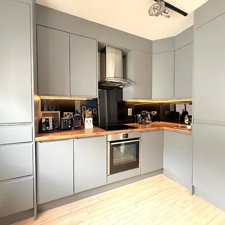 Lovely Spacious At Temple Bar