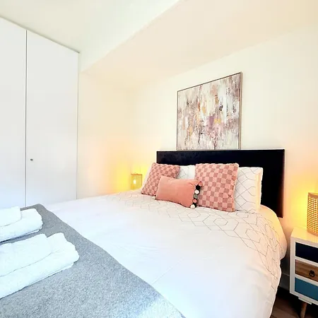 Lovely Spacious At Temple Bar *