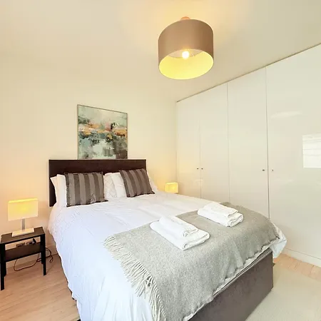 アパート Lovely Spacious At Temple Bar ダブリン