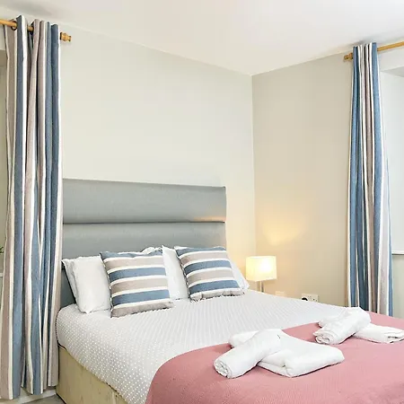 Lovely Spacious At Temple Bar Apartment *