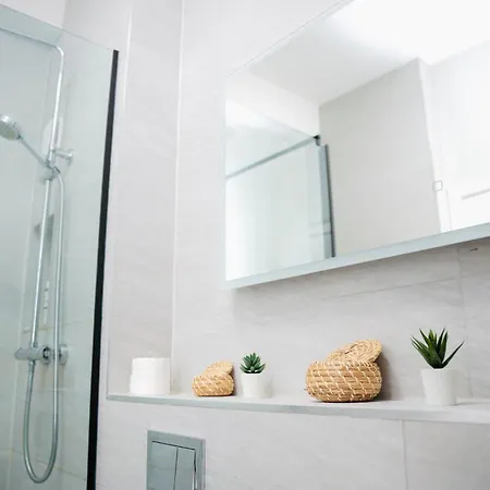 Lovely Spacious At Temple Bar Apartment *